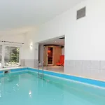 Mit Wellnessbereich In *