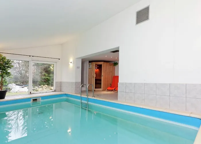 Mit Wellnessbereich In *